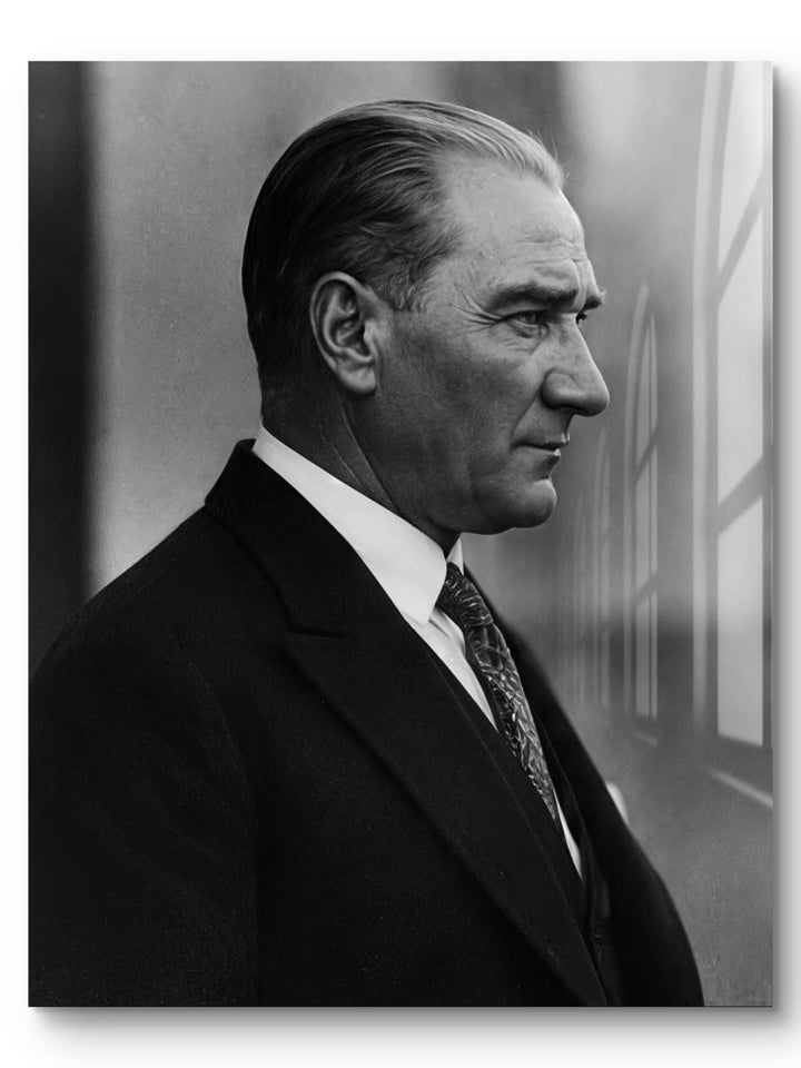 Atatürk Cam Tablo