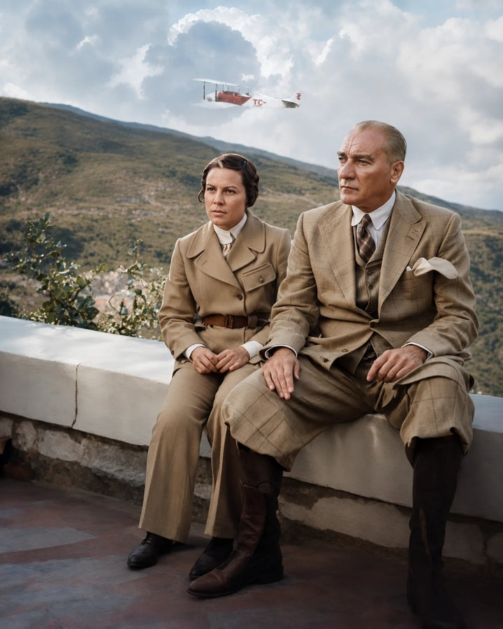 Uçak Fonlu Atatürk ve Sabiha Gökçen Temsili Cam Tablo